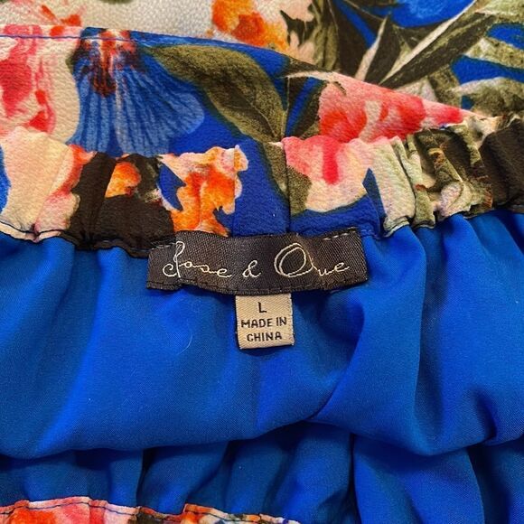 ROSE & OLIVE Ruffle Off The Shoulder Floral Print Dress - Picture 2 of 9